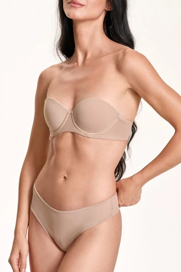 Small Bust Swimwear Styles for Natural Lift and Everyday Confidence