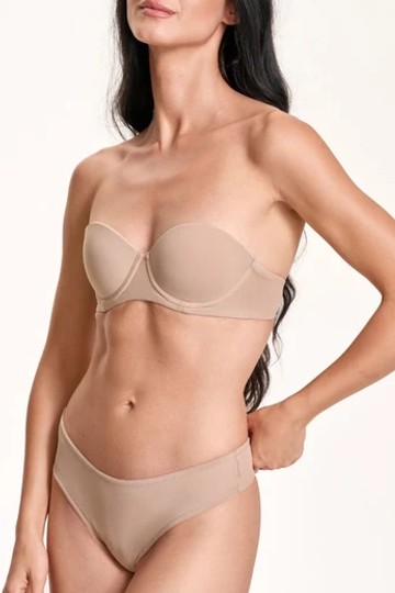 Small Bust Swimwear Styles for Natural Lift and Everyday Confidence